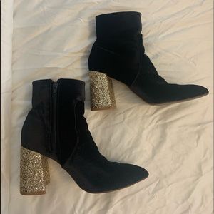 Betsey Johnson Kacey Booties